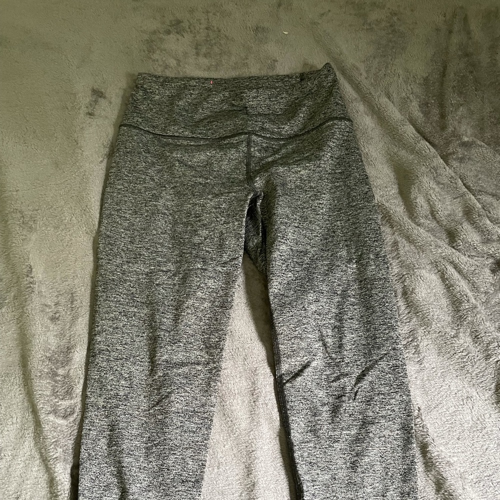 2 cropped yoga pants Victoria’s Secret leggings